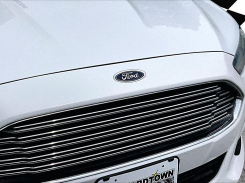 Used 2016 Ford Fusion SE w/ Equipment Group 202A FWD image 28