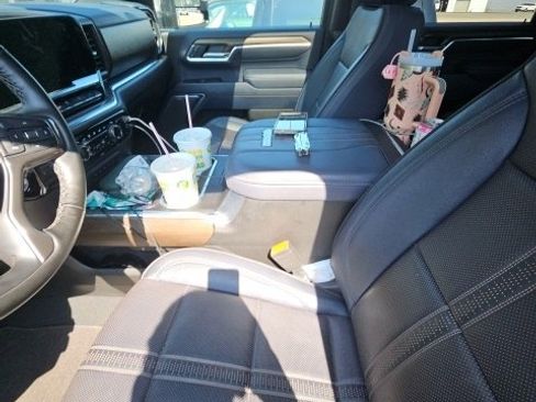 Used 2025 Chevrolet Silverado 3500 High Country w/ High Country Premium Package image 9