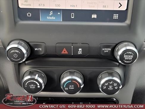 Used 2025 RAM 1500 Big Horn AWD/4WD image 29