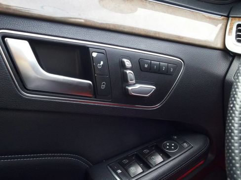 Used 2014 Mercedes-Benz E 350 4MATIC Sedan image 20