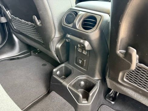 Used 2025 Jeep Wrangler Unlimited Rubicon w/ Convenience Group AWD/4WD image 30