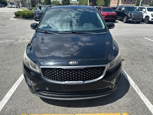 Used 2016 Kia Sedona L FWD image 2
