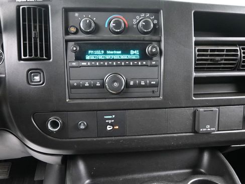 Used 2024 GMC Savana 2500 w/ Driver Convenience Package image 12