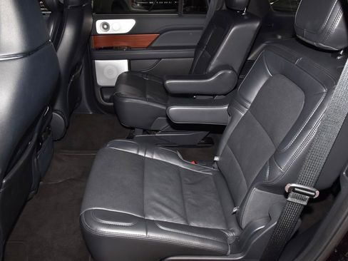 Certified 2024 Lincoln Navigator Reserve AWD/4WD image 14