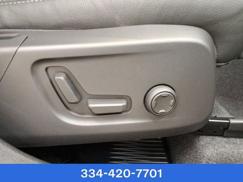 New 2025 Volvo XC40 B5 Plus w/ Protection Package Premier image 23