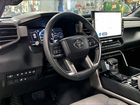 Used 2025 Toyota Tundra Limited image 18