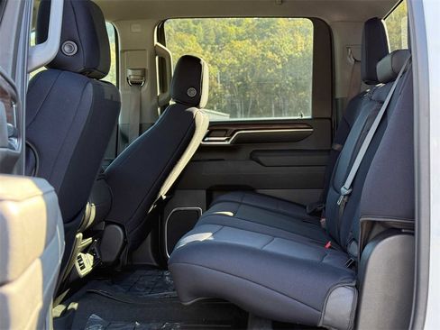 Used 2024 GMC Sierra 2500 SLT image 13
