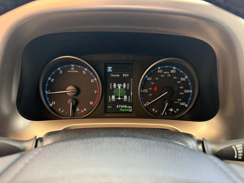 Used 2018 Toyota RAV4 XLE AWD/4WD image 24