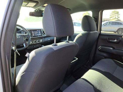 Used 2020 Toyota Tacoma TRD Sport w/ Technology Package image 19