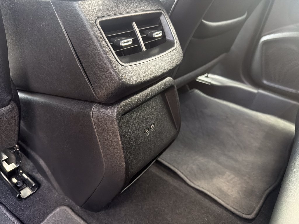 Certified 2024 Chevrolet Equinox EV RS FWD image 26