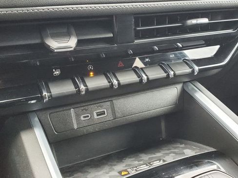 Used 2023 Chevrolet Colorado LT w/ LT Convenience Package II image 30