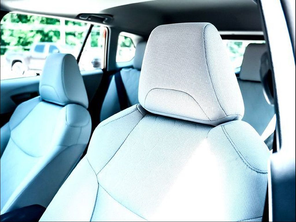 Used 2026 Toyota Corolla Cross LE w/ Moonroof Package FWD image 12