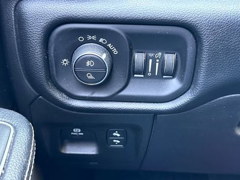 Used 2021 RAM 1500 Laramie w/ Sport Appearance Package AWD/4WD image 34