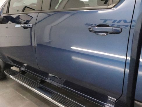 Used 2022 Chevrolet Silverado 2500 LT w/ Convenience Package image 31