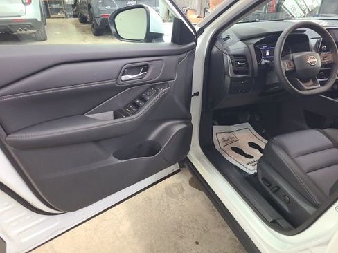 New 2026 Nissan Rogue SV w/ SV Premium Package image 6