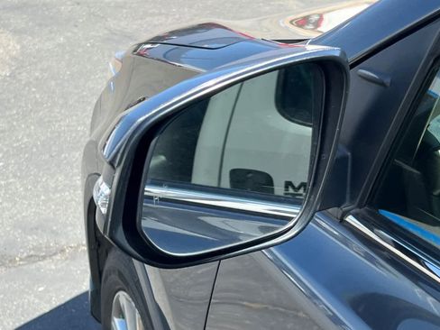 Used 2017 Toyota RAV4 Limited image 8