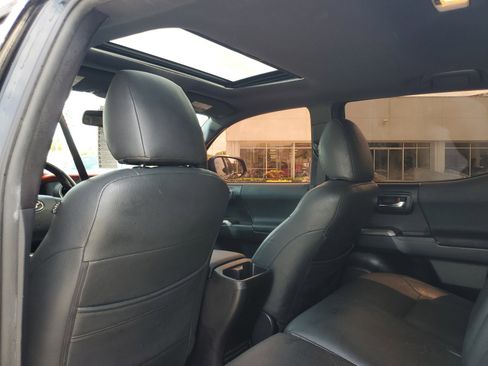 Used 2016 Toyota Tacoma 2WD Double Cab image 9