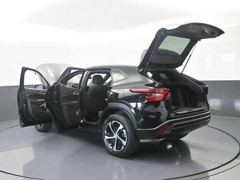 Used 2025 Chevrolet Trax RS w/ Driver Confidence Package FWD image 70