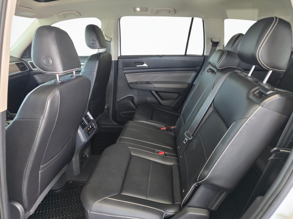 Used 2023 Volkswagen Atlas SEL AWD/4WD image 39