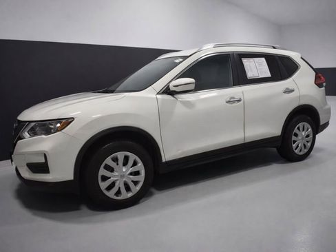 Used 2017 Nissan Rogue S w/ S Appearance Package image 2