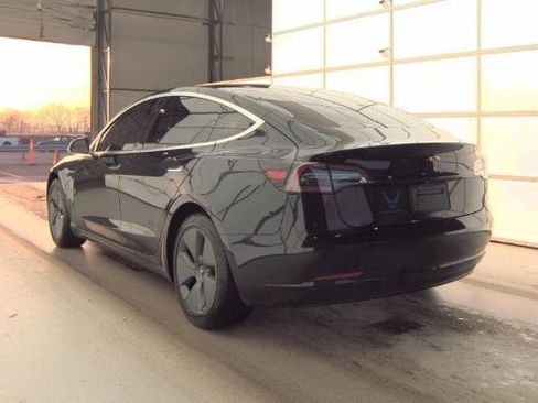 Used 2019 Tesla Model 3 Standard Range Plus image 3