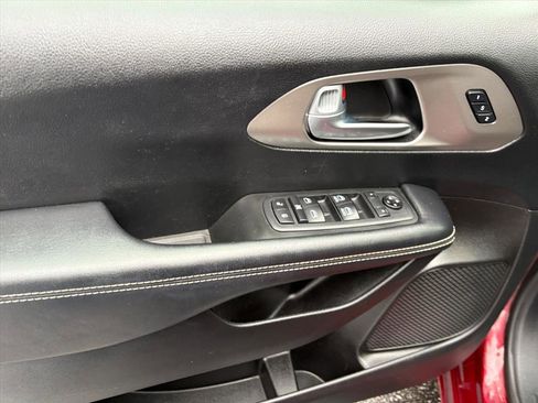 Used 2020 Chrysler Pacifica Touring-L w/ Advanced Safetytec Group image 21