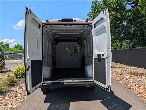 Used 2023 RAM ProMaster 2500 w/ Convenience Group FWD image 18