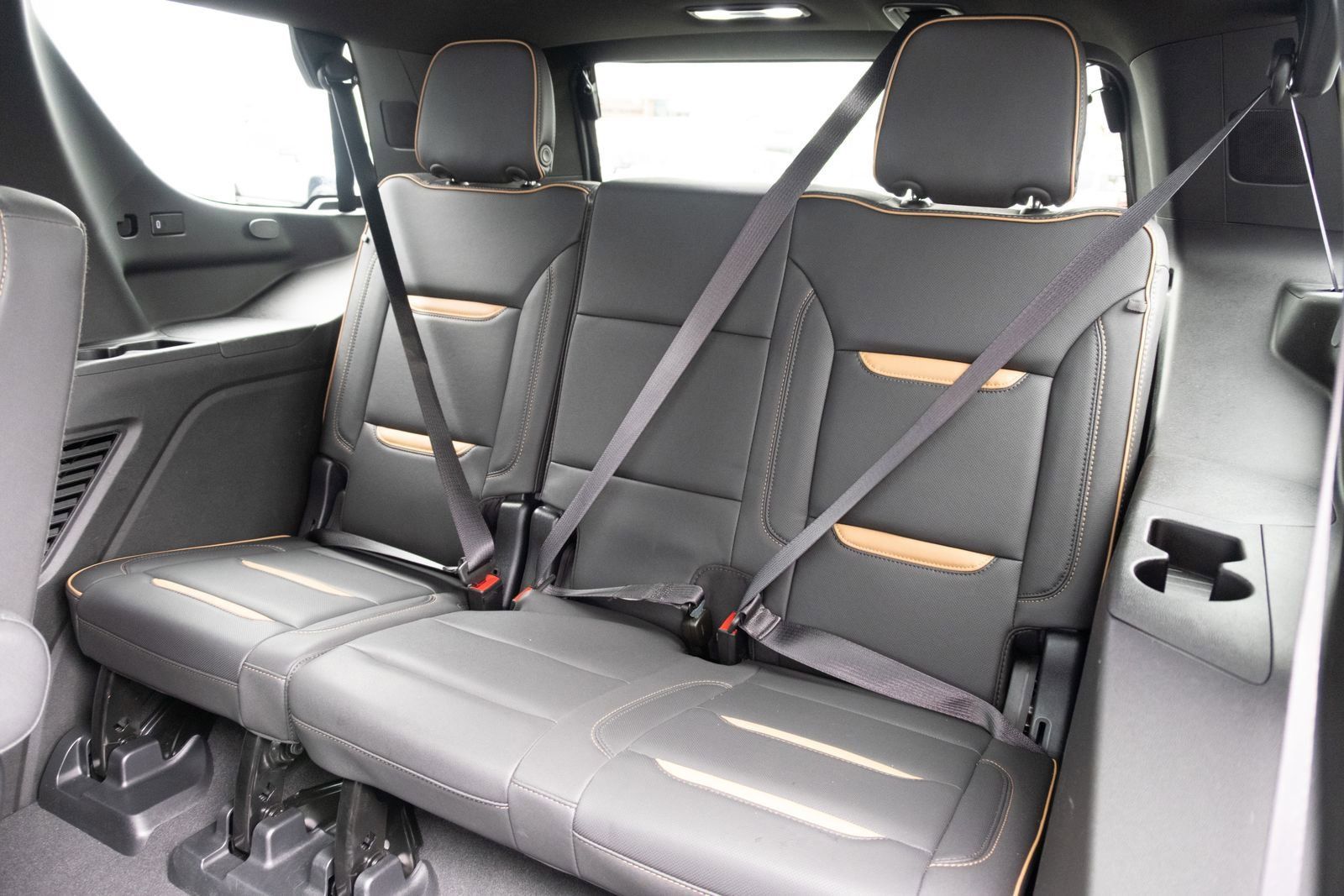 Used 2023 GMC Yukon AT4 w/ AT4 Premium Plus Package AWD/4WD image 18