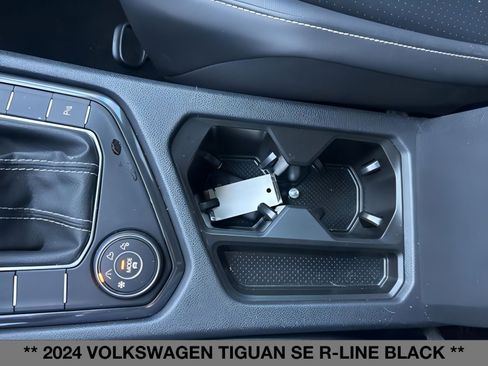 Used 2024 Volkswagen Tiguan SE R-Line image 36