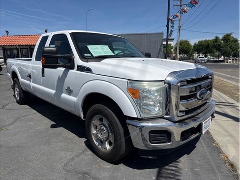 Used 2011 Ford F350 XLT w/ XLT Interior Pkg RWD image 3
