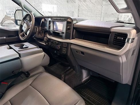 Used 2023 Ford F250 XL w/ XL Chrome Package image 12