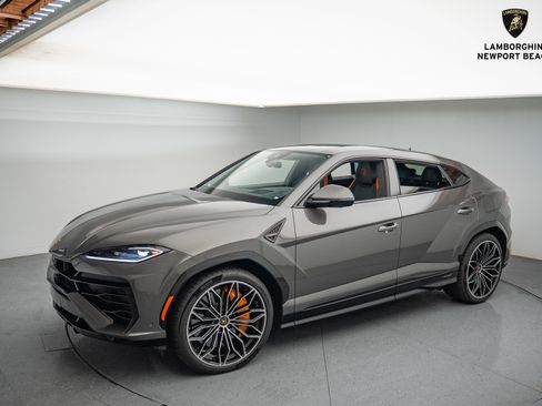 Used 2025 Lamborghini Urus SE image 12