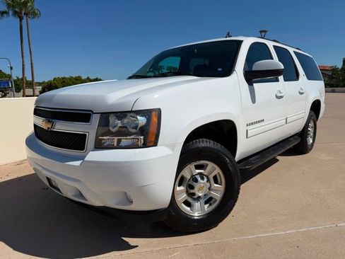 Used 2013 Chevrolet Suburban 2500 LT w/ Luxury Package AWD/4WD image 1