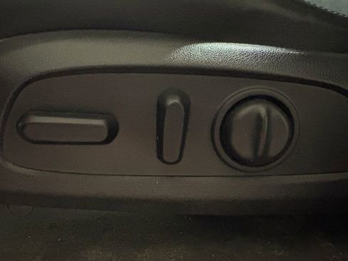 Used 2018 GMC Acadia SLT image 8