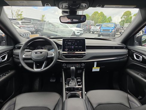 New 2025 Jeep Compass Latitude w/ Altitude Special Edition image 20