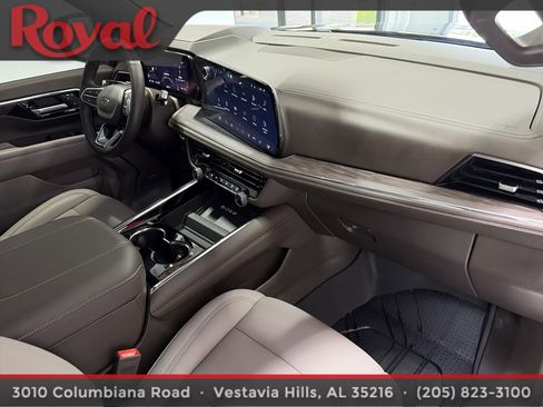 Used 2025 Chevrolet Tahoe Z71 w/ Z71 Off-Road Package image 11