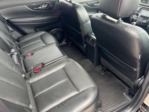 Used 2017 Nissan Rogue SL image 19