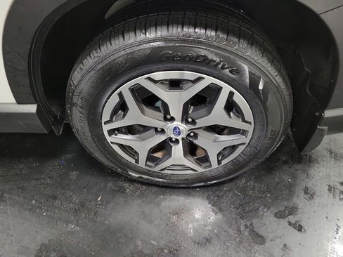 Used 2019 Subaru Forester Premium image 11