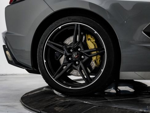 Used 2023 Chevrolet Corvette Stingray Premium Cpe w/ Z51 Performance Package image 91