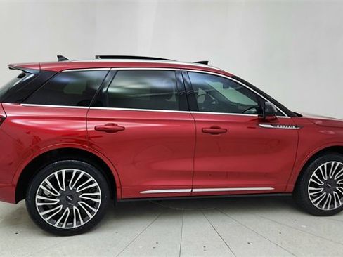 Used 2022 Lincoln Corsair Standard w/ Premium Package image 6