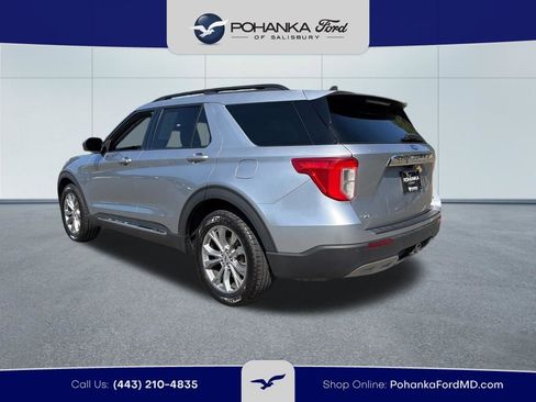 Certified 2022 Ford Explorer XLT w/ Equipment Group 202A AWD/4WD image 7