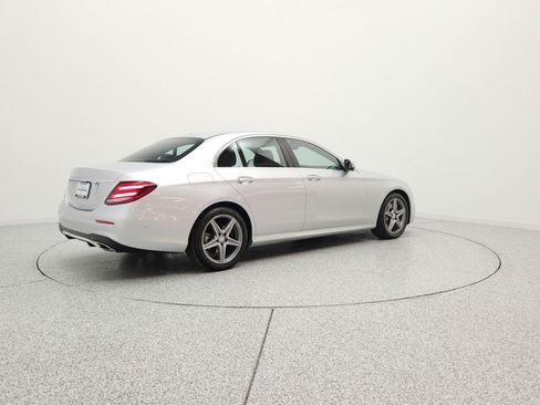 Used 2017 Mercedes-Benz E 300 image 5