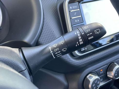 Used 2025 Nissan Kicks Play S image 21