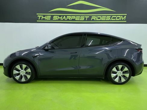 Used 2021 Tesla Model Y Long Range image 6