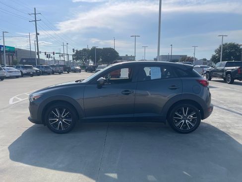 Used 2018 MAZDA CX-3 Touring w/ Preferred Equipment Package FWD image 3