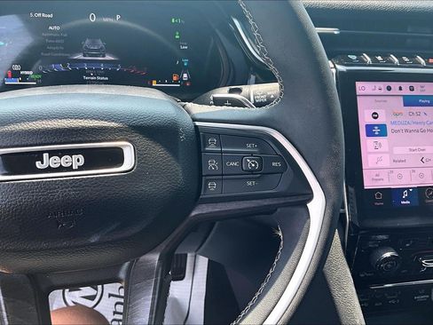 Used 2023 Jeep Grand Cherokee 4WD 4xe w/ Luxury Tech Group II image 23