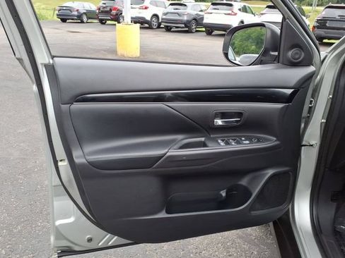 Used 2020 Mitsubishi Outlander AWD image 13