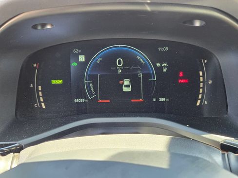 Used 2025 Toyota Camry LE FWD image 19