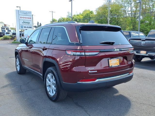 Used 2023 Jeep Grand Cherokee Limited w/ Luxury Tech Group II AWD/4WD image 5