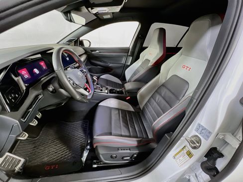 Used 2024 Volkswagen GTI SE FWD image 20